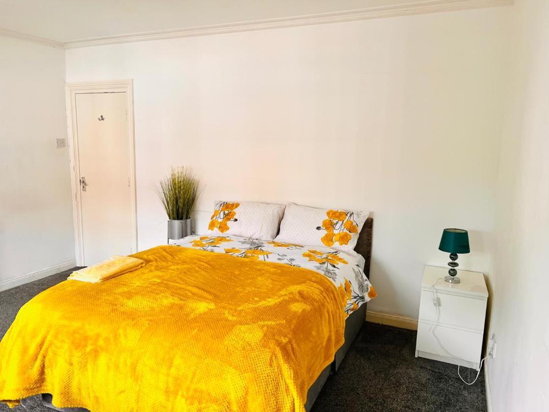 Private Room Close To Leeds University And City Centre Esterno foto
