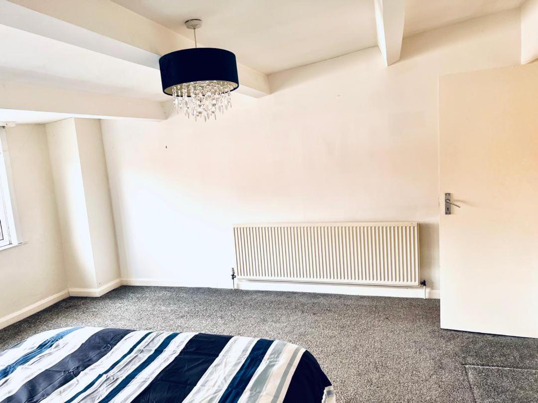 Private Room Close To Leeds University And City Centre Esterno foto